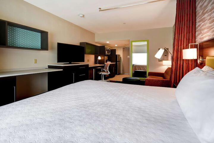 Room 27 of 47