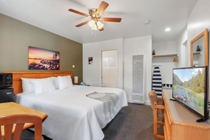 Crown Motel