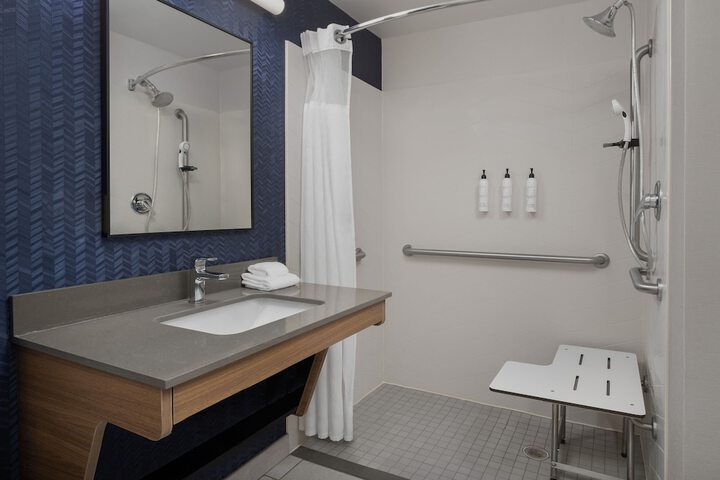 Room 27 of 35