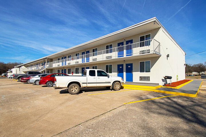 Hotel 5 of 67