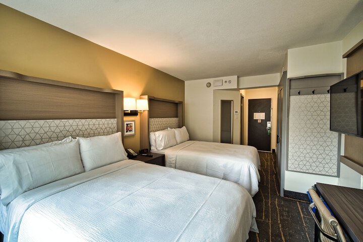 Holiday Inn Toronto Downtown Centre by IHG