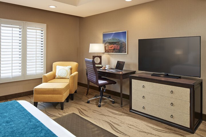 Room 8 of 28