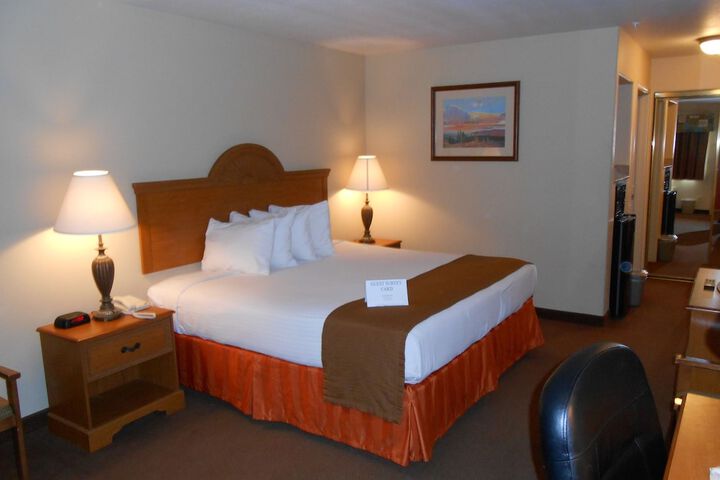 Room 9 of 30