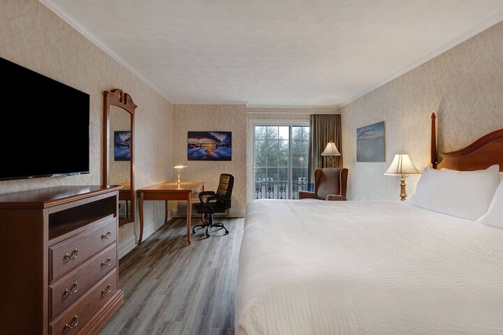 Room 11 of 41