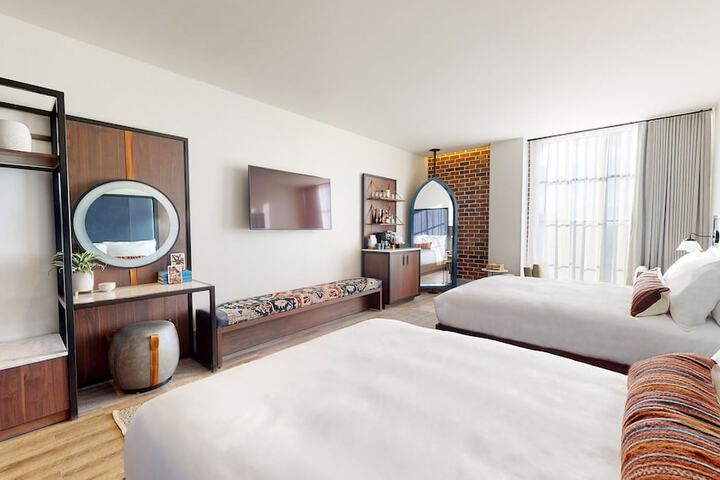 Room 7 of 57