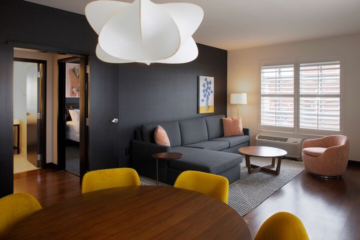 Room 26 of 45