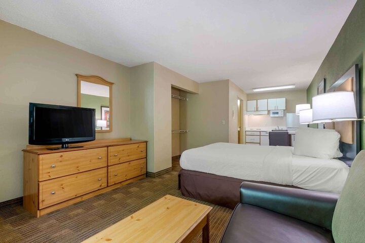 Room 16 of 42