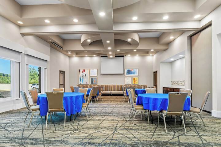Holiday Inn Express Hotel & Suites Albany by IHG