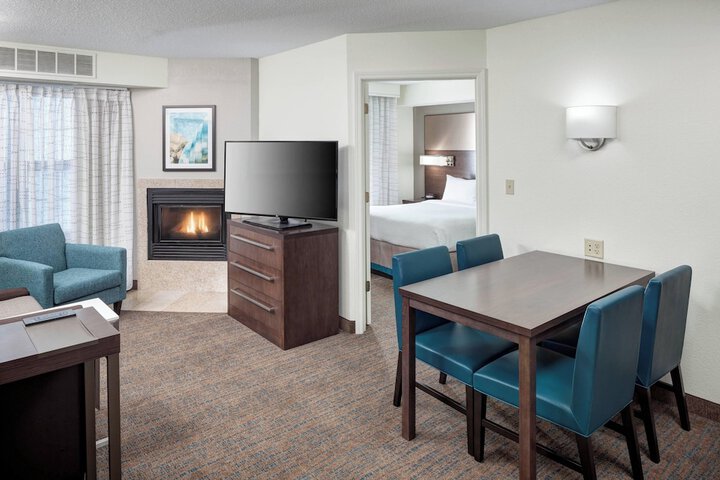 Room 12 of 37