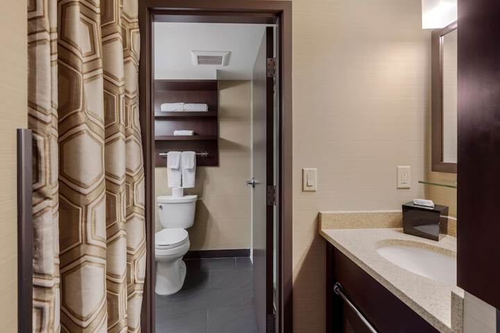 Room 8 of 41