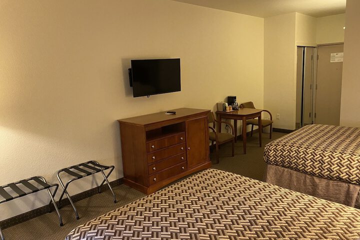 Room 25 of 41