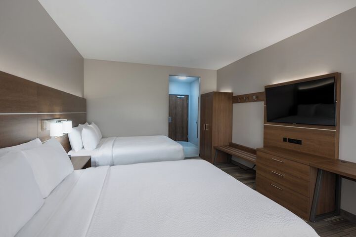 Holiday Inn Express & Suites Gilbert Mesa Gateway Airport by IHG