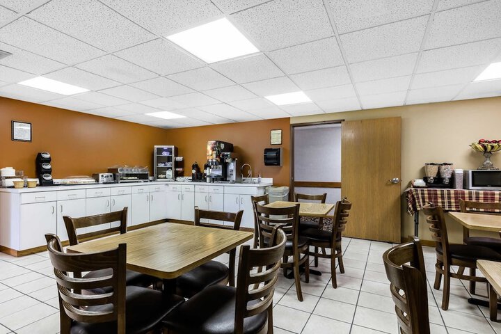 Econo Lodge Inn & Suites Dickson