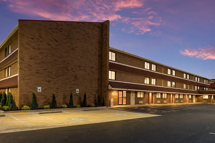 Hotel 5 of 27