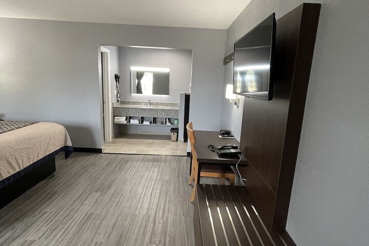 Room 17 of 42