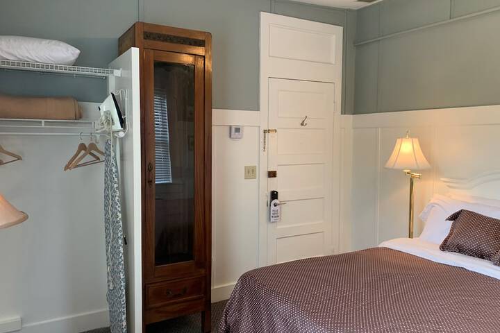 Room 70 of 155