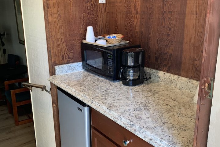 Breakfast/Coffee Service 12 of 18