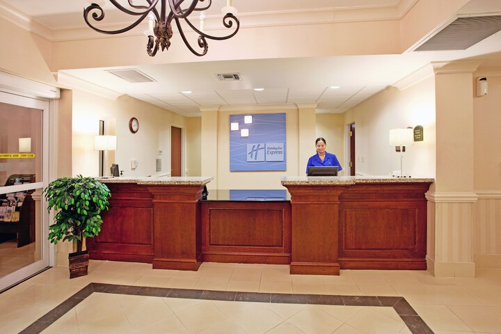 Hotel Interior 11 of 28