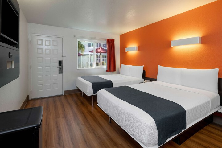 Room 19 of 23