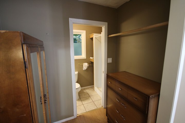 Room 10 of 24