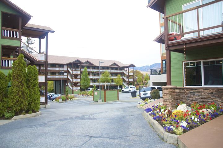 Hotel 7 of 100