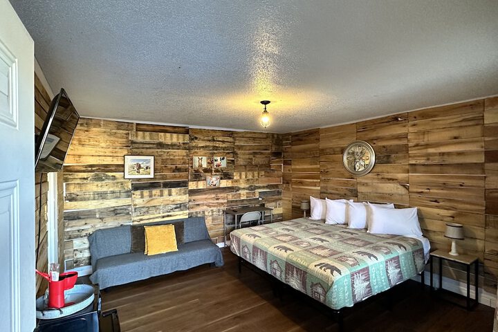 Room 18 of 36