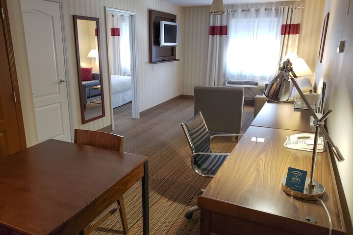 Room 17 of 37