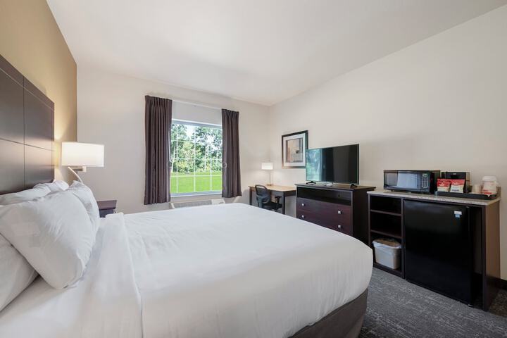Cobblestone Hotel & Suites - Urbana