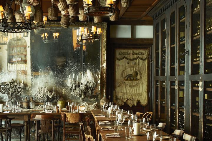 Dining 36 of 51