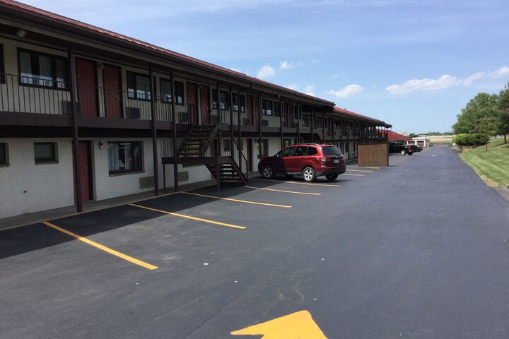 Econo Lodge South