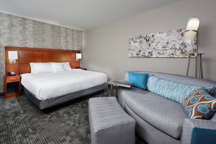 Room 20 of 38