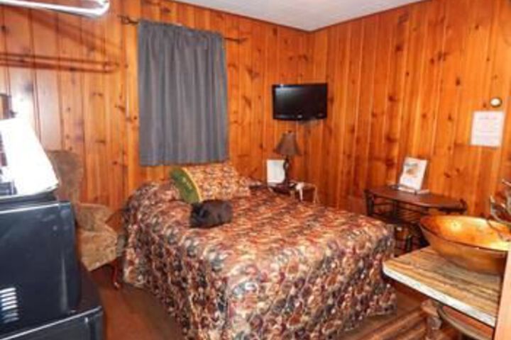 Brookside Motel