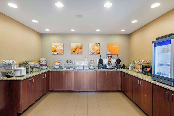 Comfort Inn & Suites