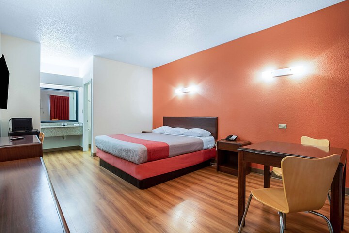 Room 15 of 30