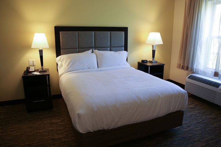 Room 13 of 30