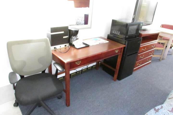 Room 33 of 48