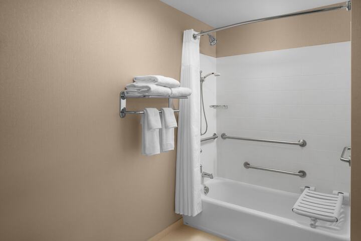 Room 15 of 40