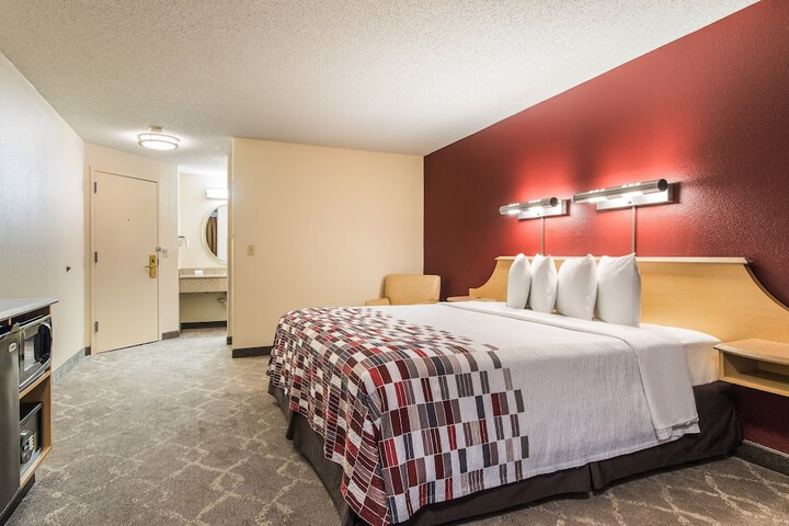 Room 32 of 35