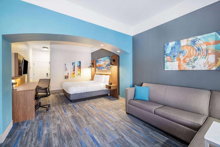 Room 34 of 46