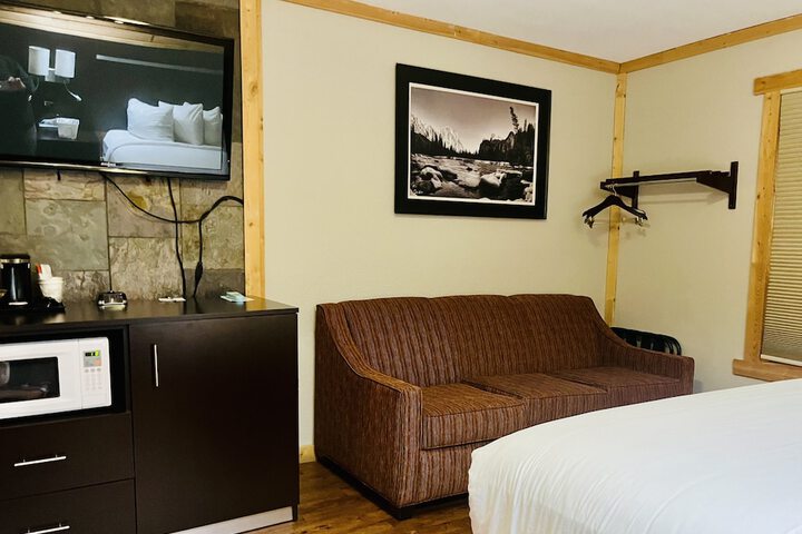 Americas Best Value Inn Wall