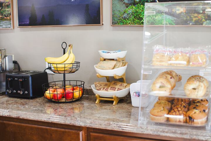 Breakfast/Coffee Service 25 of 27