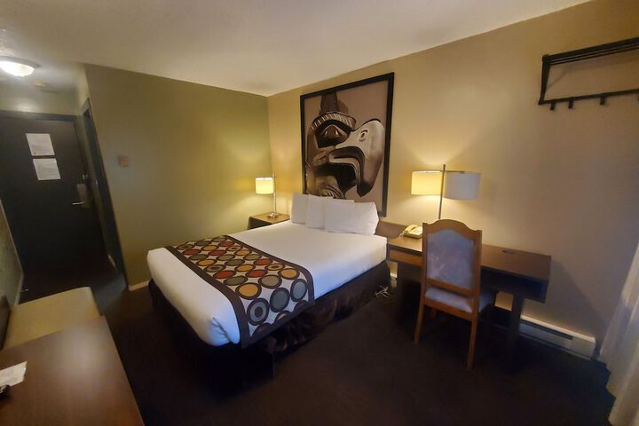 Room 27 of 35