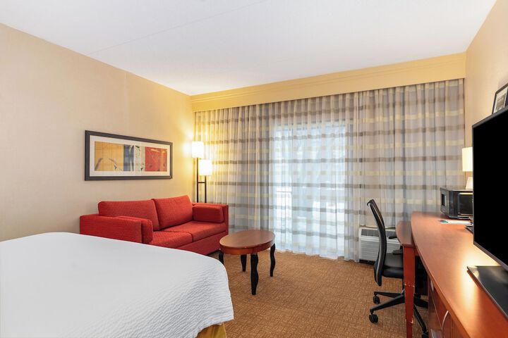 Courtyard by Marriott Toledo Airport Holland
