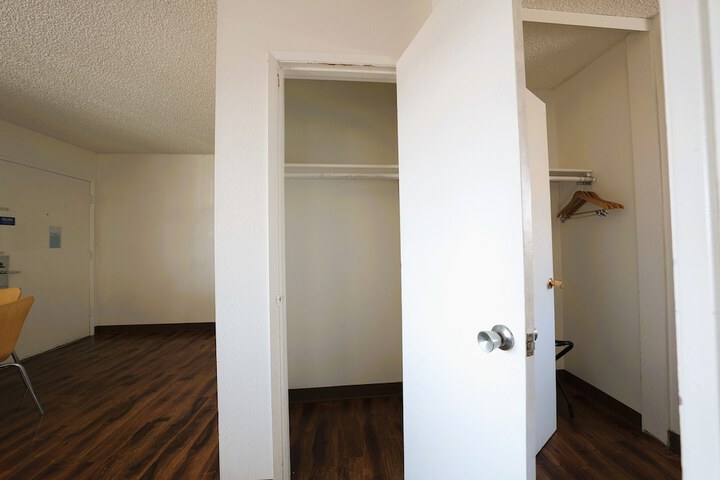 Room 37 of 103