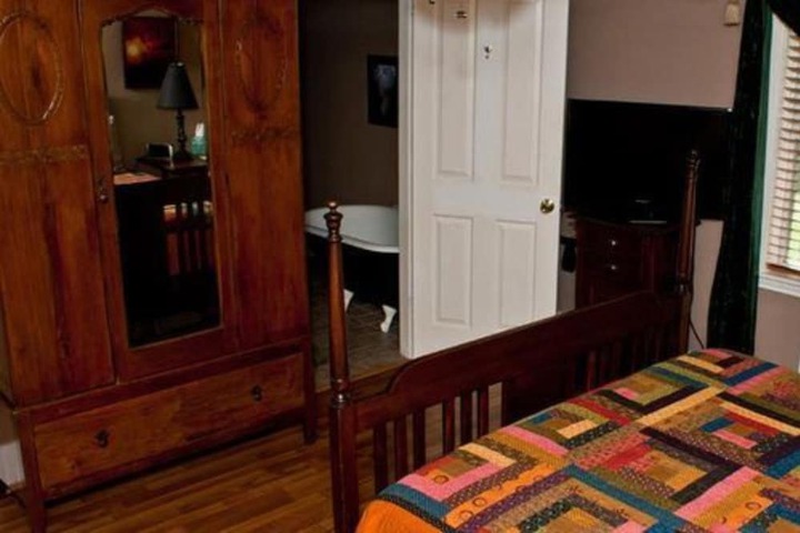 The Carriage House B & B