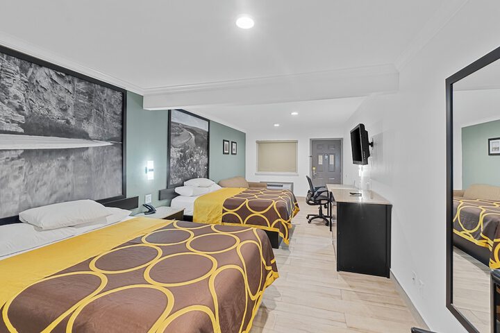Room 13 of 54