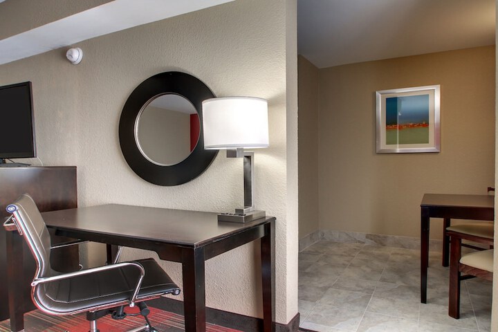 Holiday Inn Express & Suites Jackson Downtown - Coliseum by IHG
