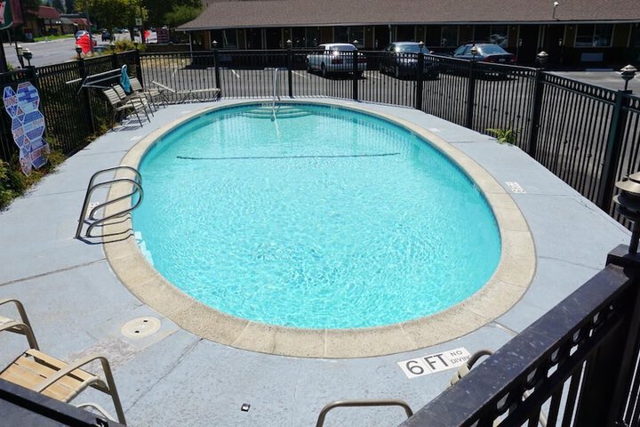 Pool 4 of 24