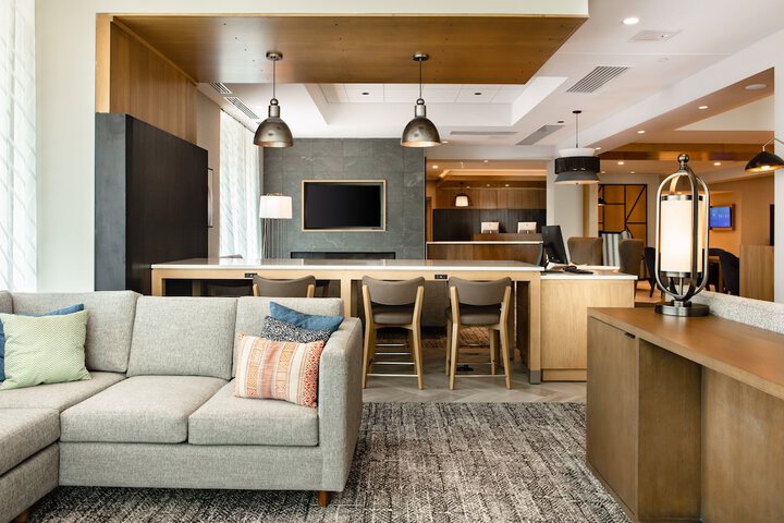 Staybridge Suites Iowa City Coralville by IHG