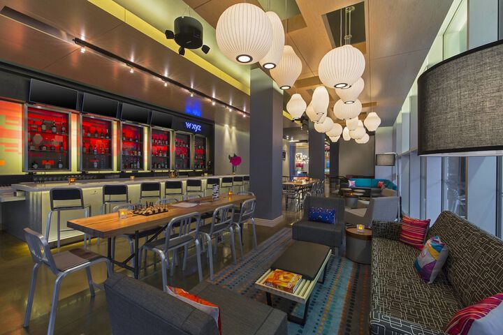 Lounge 59 of 65